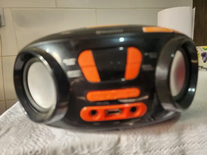 Radio portátil Mondial fm com Bluetooth