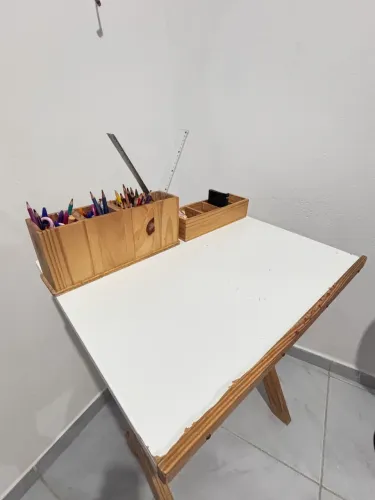 Mesinha de madeira artesanal 