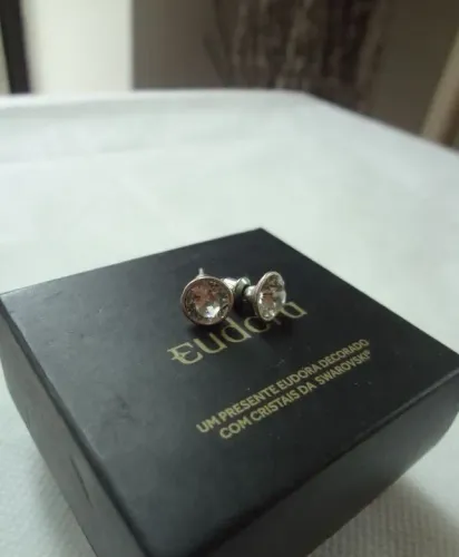 Brinco Eudora decorado com cristais da Swarovski