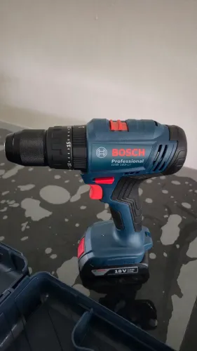 PARAFUZADEIRA DE IMPACTO BOSCH+ Bateria + Carregador+ Maleta+ Jogo de Bits Bosch 25 peças