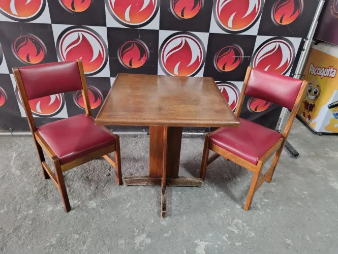 Jogo de mesa com cadeira temos 6 jogos disponível cada jogo acompanha 1 mesa 2 cadeiras