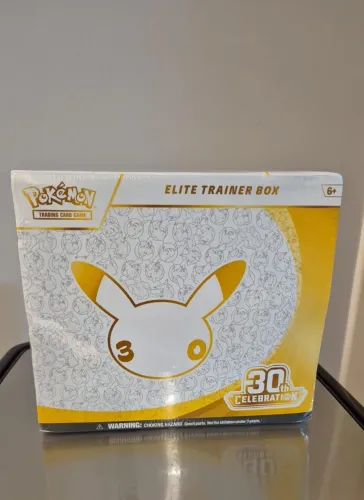 Coleção Treinador Avançado Celebração de 30 Anos Pokémon TCG EN-US