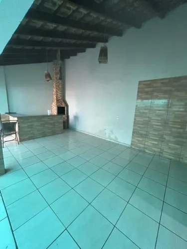 Vende-se Casa com 3/4 no Cristo Rei em Várzea Grande-MT