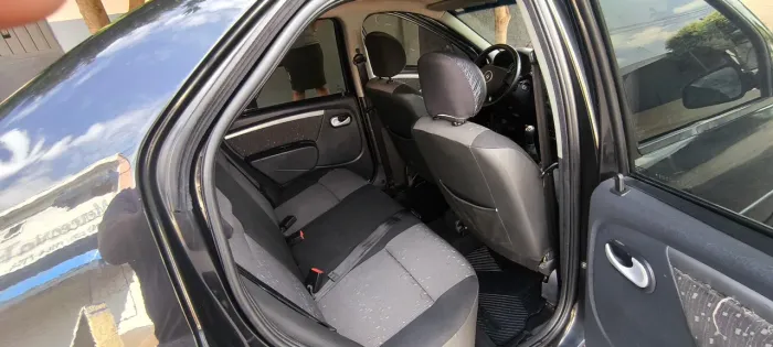 Renault Logan Expression Hi-flex 1.6 8V 4P 2011