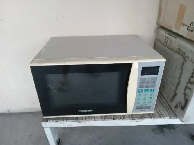 Micro-ondas PANASONIC  para retirada de peças 
