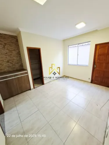 Alugue sem fiador - Apartamento térreo com área privativa no Bairro Santa Amélia