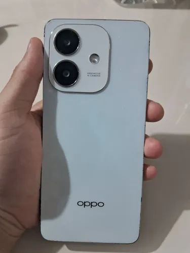 Celular oppo a60 em boa qualidade de uso