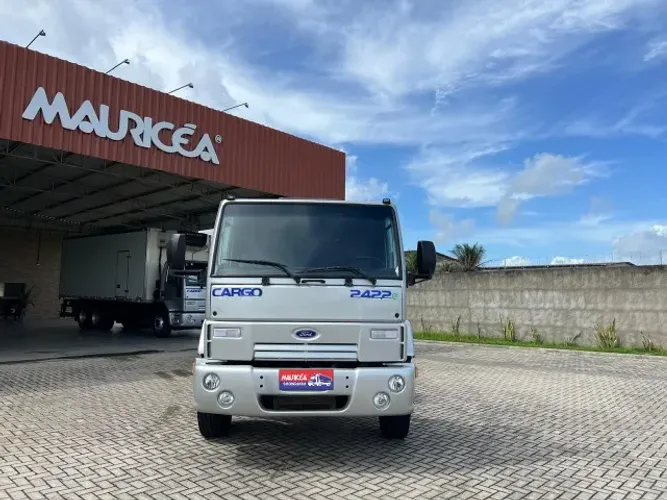 Ford Cargo 2422 E Ano 2009 - Único dono