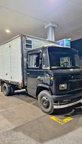 MERCEDES MB 608 BAÚ