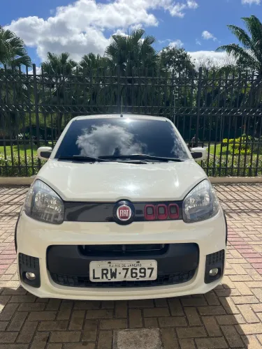 Fiat Uno Sporting 1.4 EVO Fire Flex 8V 4P 2015