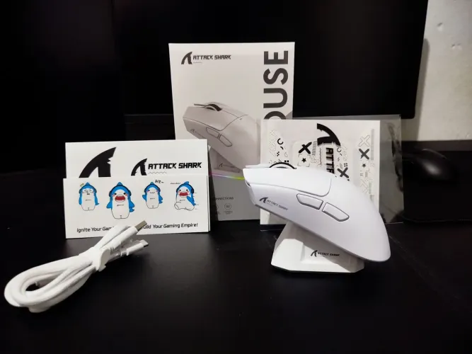 Mouse wireless Attack Shark x11 com dock de carregamento