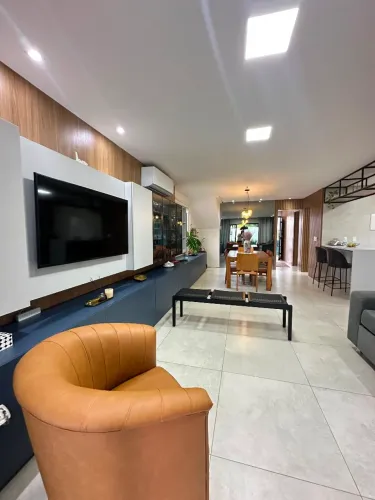 Vendo linda casa Duplex com 4 suítes no Vista Lagoa