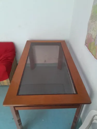 Mesa de Madeira com Tampo de Vidrio (1,70 x 80 x 80) -