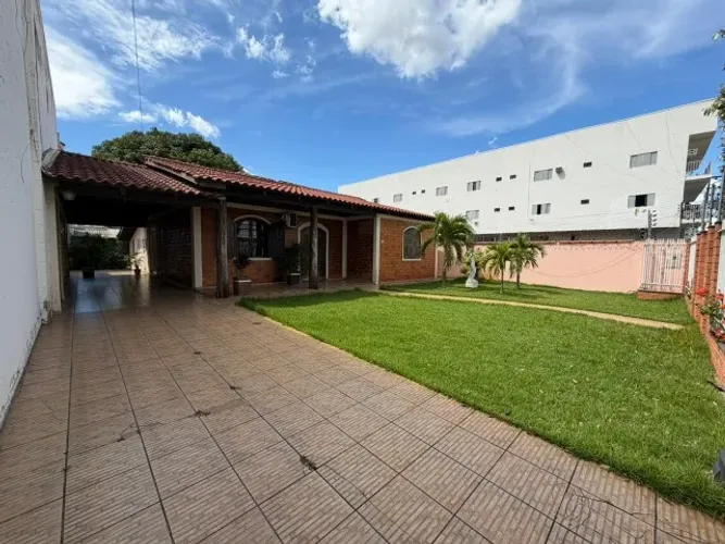 VENDO CASA - CENTRO DE PRIMAVERA DO LESTE (Área Comercial)