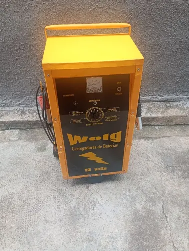 Carregador de bateria automotiva profissional
