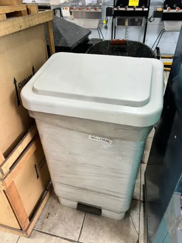 Lixeira 100 L