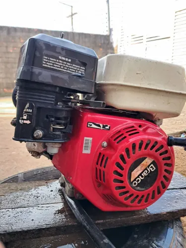 Motor da marca branco potente  5 cavalos 