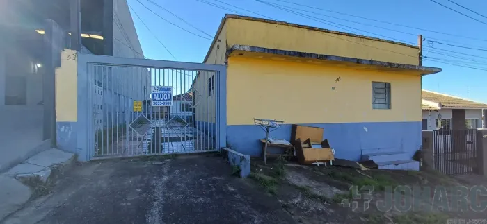 Kitinet com 2 quartos para alugar por R$ 450.00, 20.00 m2 - JARDIM AMERICA - APUCARANA/PR