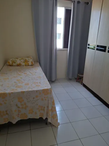 Alugo quartos para moças 