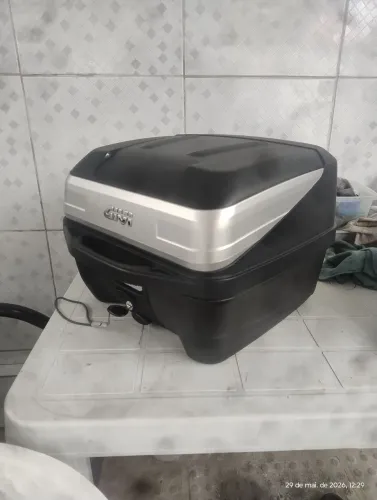Baú givi em excelente estado de conservação 