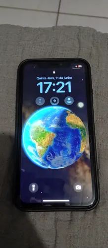 iPhone xr na carcaça do 17