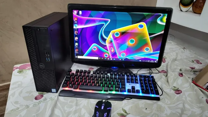 Pc Core i5 DELL 7a geração, 8gb DDR4, monitor 20", hd 500gb. Parcelo 12x cartão