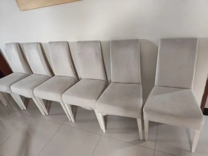 Vendo 06 Cadeiras para mesa de jantar c/capas