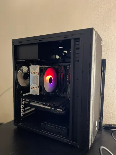 PC GAMER | Ryzen 5600x | 16 GB RAM | RX 580