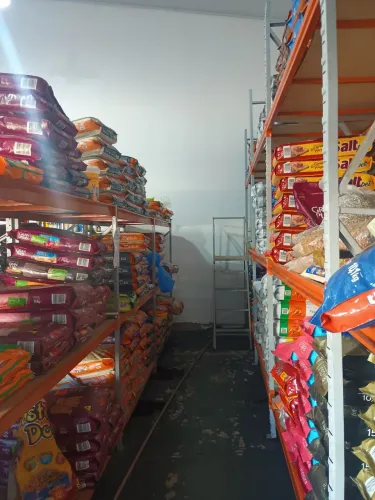 Vende se agropecuária e Pet shop