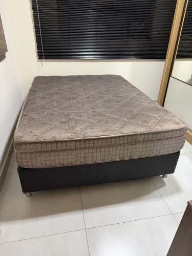 Cama de casal com colchão mola prorelax