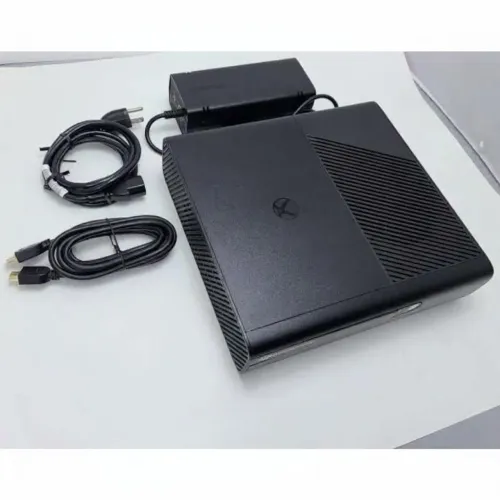 Xbox 360 Super Slim - Luz Vermelha