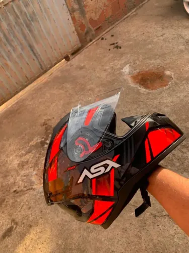 Capacete