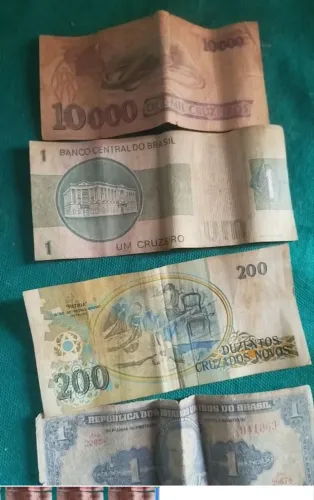 Moedas e sedulas antigos