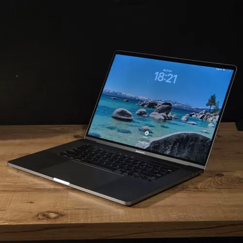 MacBook Pro 16' i9 16GB 1TB Radeon 5500M 4GB