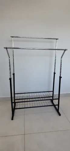 Arara Dupla De Roupas Altura Regulável com Sapateira