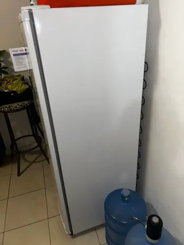 Frezer cônsul vertical 142L