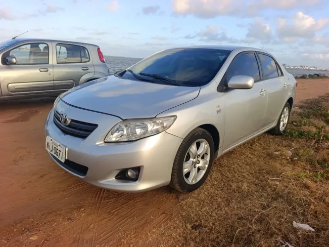 Toyota Corolla GLI 1.8 Flex 16V Aut. 2011