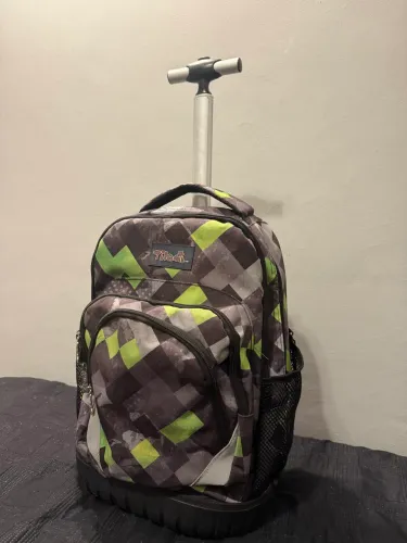 Mochila com rodinhas 