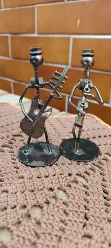 Esculturas Decorativas de Músicos em Metal - 12 cm