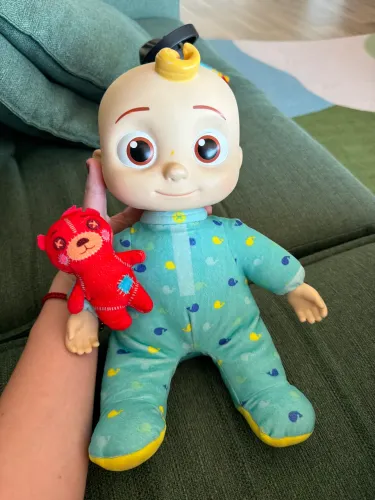Boneco musical Cocomelon