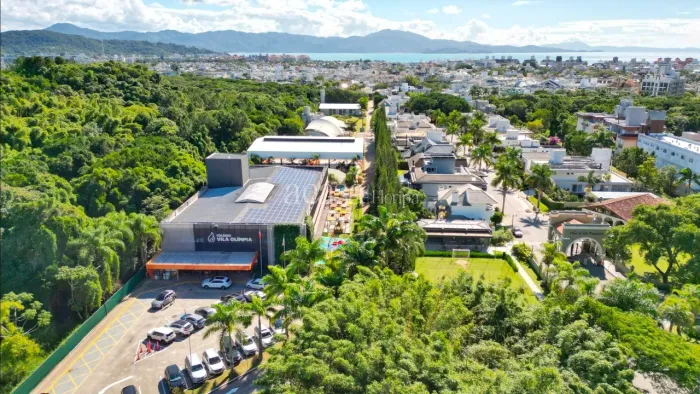 Terreno á venda em Condomínio fechado em Jurerê, Florianópolis/SC.