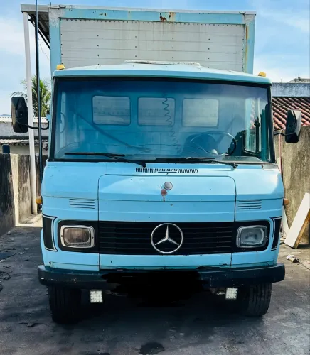 608D ano 84 baú térmico