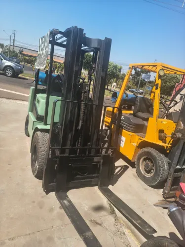 Empilhadeira em.otima condições