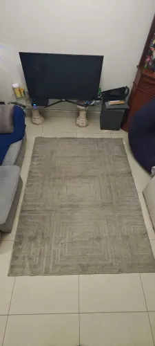 Tapete cinza retangular de tecido 2m