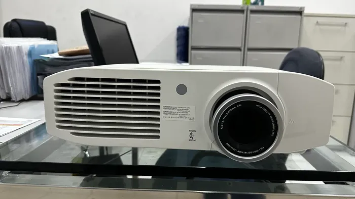 Projetor Panasonic PT-AR100U