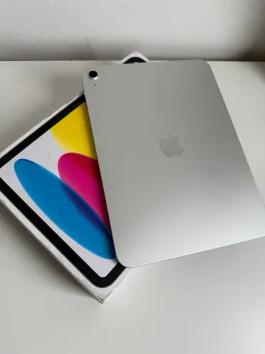 iPad 11 + MAGIC KEYBOARD 