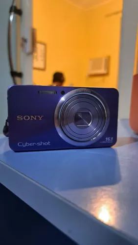 Câmera Sony Cyber-shot DSC-W570, com Case original Sony, SSD original Sony 2GB, usada