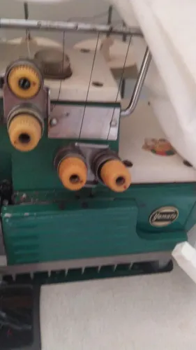 Vendo máquina industrial interlock GN6 5
