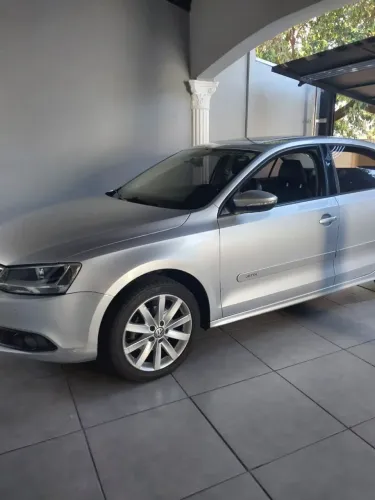 Volkswagen Jetta Comfortline 2.0 T.flex 8V 4P Tipt. 2014