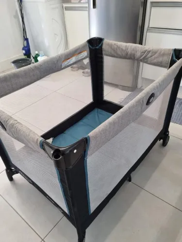 Berço móvel ou cercadinho graco